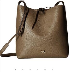 NWT Michael Kors Junie Messenger
